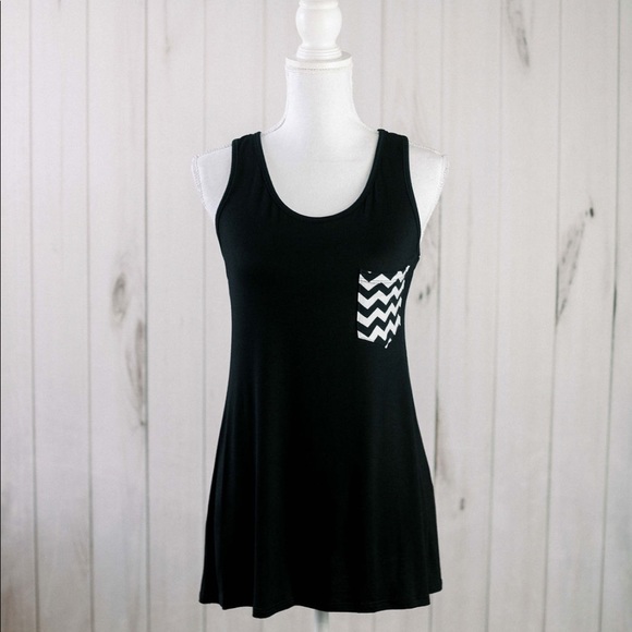 ✨LAST ONE!✨The Daniella Top - Picture 2 of 8